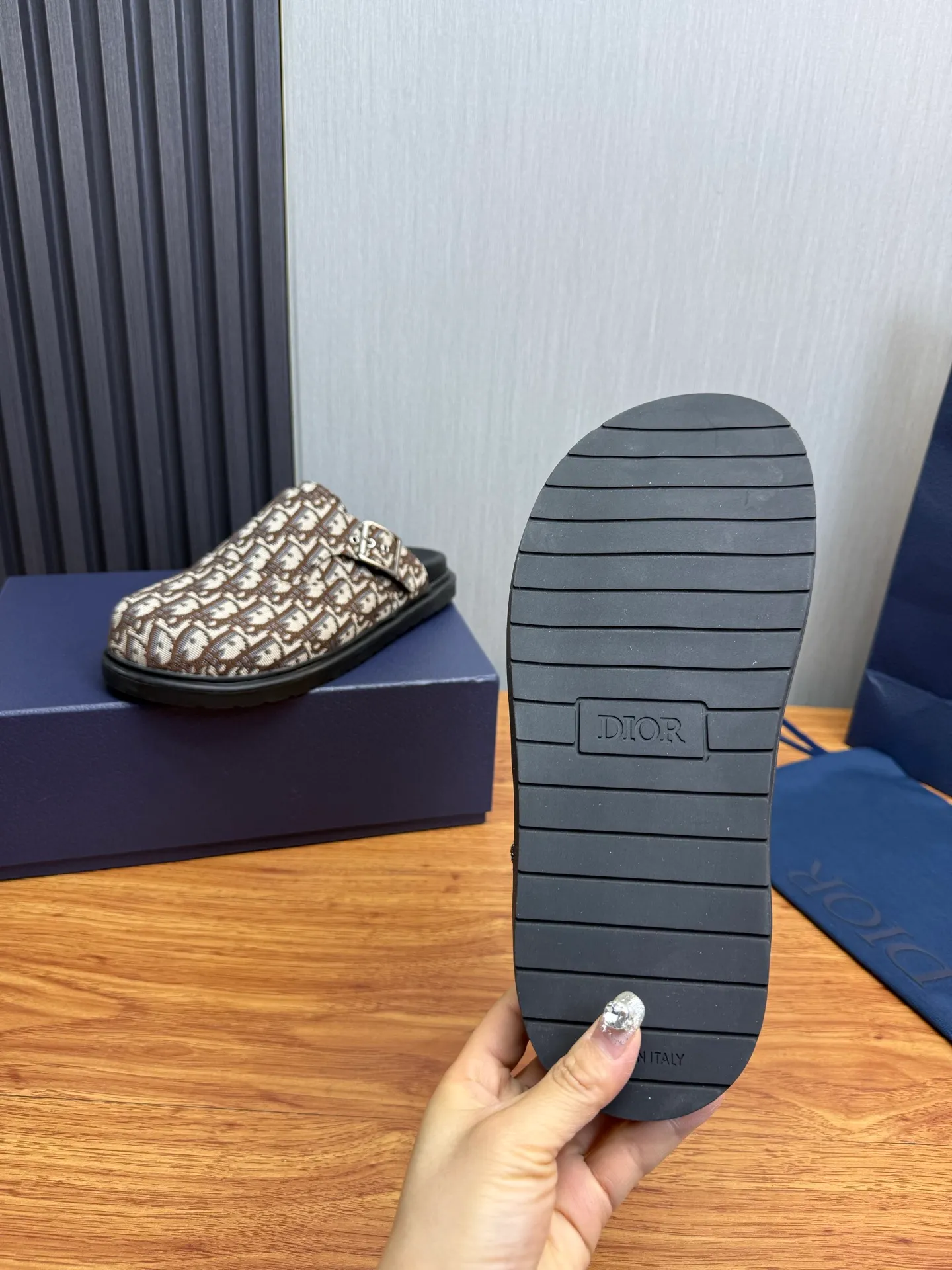 Men's men's shoes 420💰 Dior. Men's slippers🩴Official website 1:1 production 38-45 yards 45 46 🉑️Customized original material shipped✅